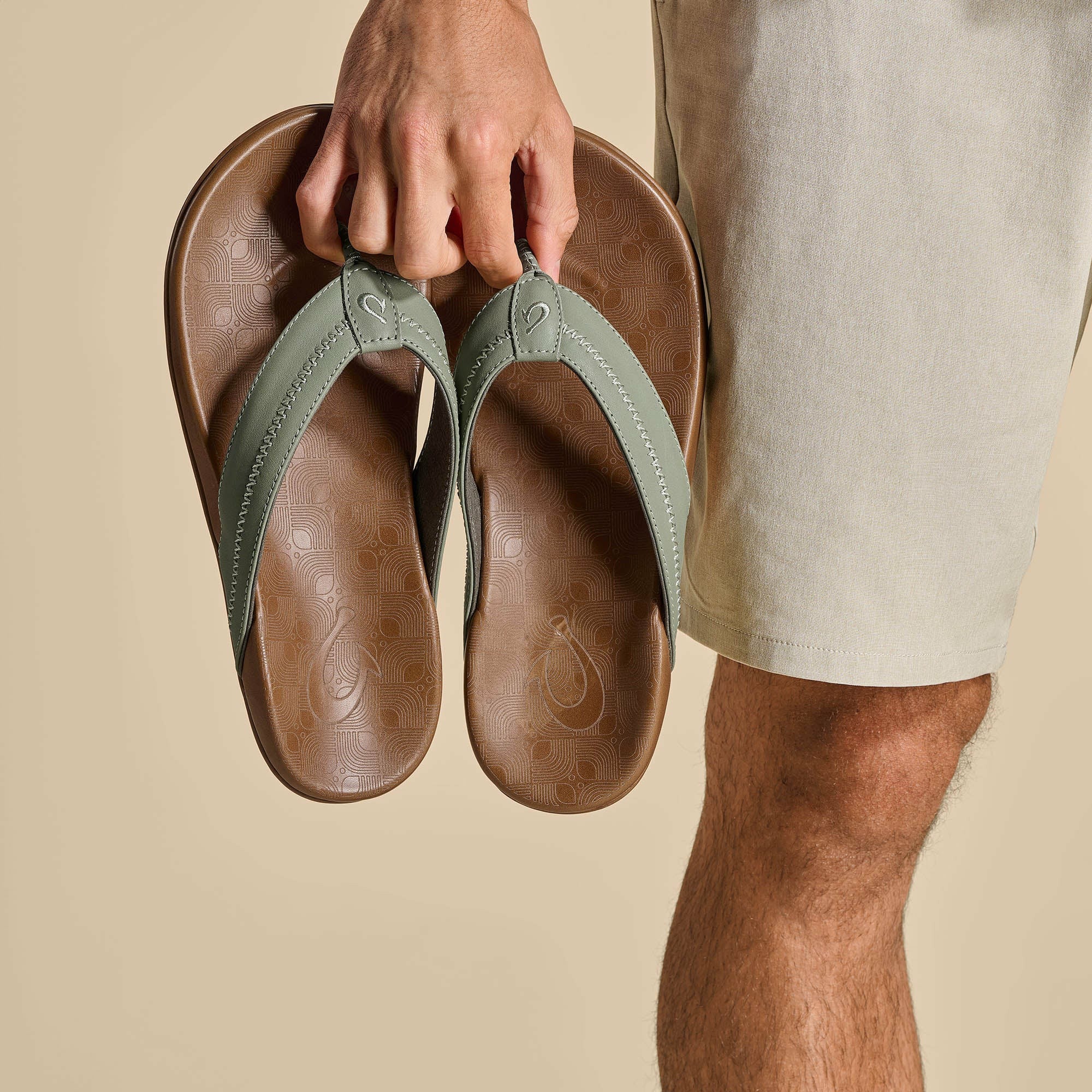 Hiapo - Odyssey Grey / Sahara Leather Beach Sandals