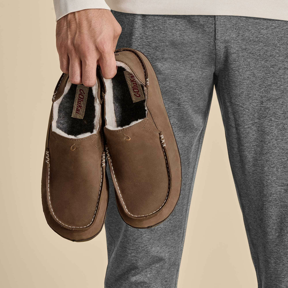 Moloā Men's Leather Slippers - Toffee / Dark Wood