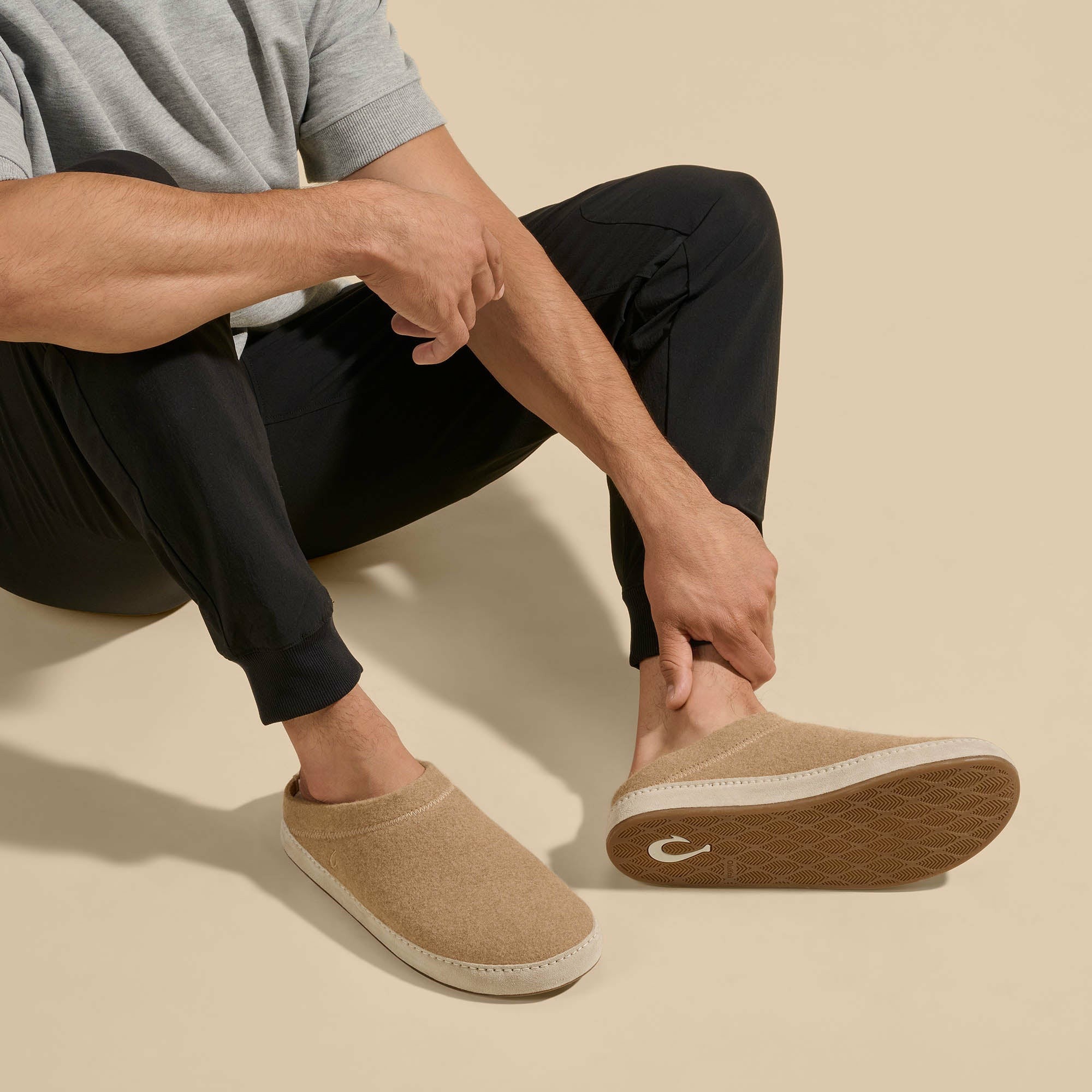 Hāmani Hulu Wool Mule Slippers - Oatmeal