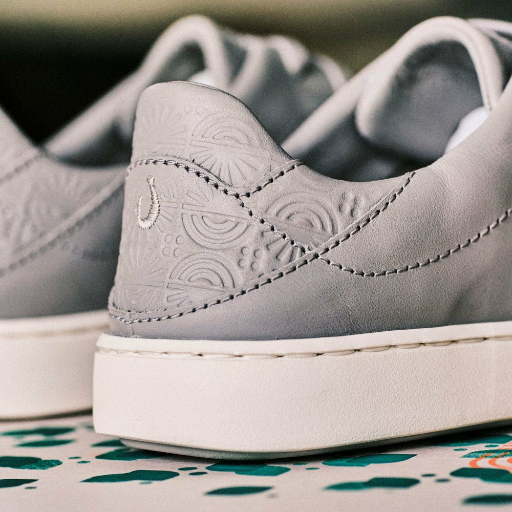 Pehuea Lī ‘Ili Women's Leather Sneakers - Ash
