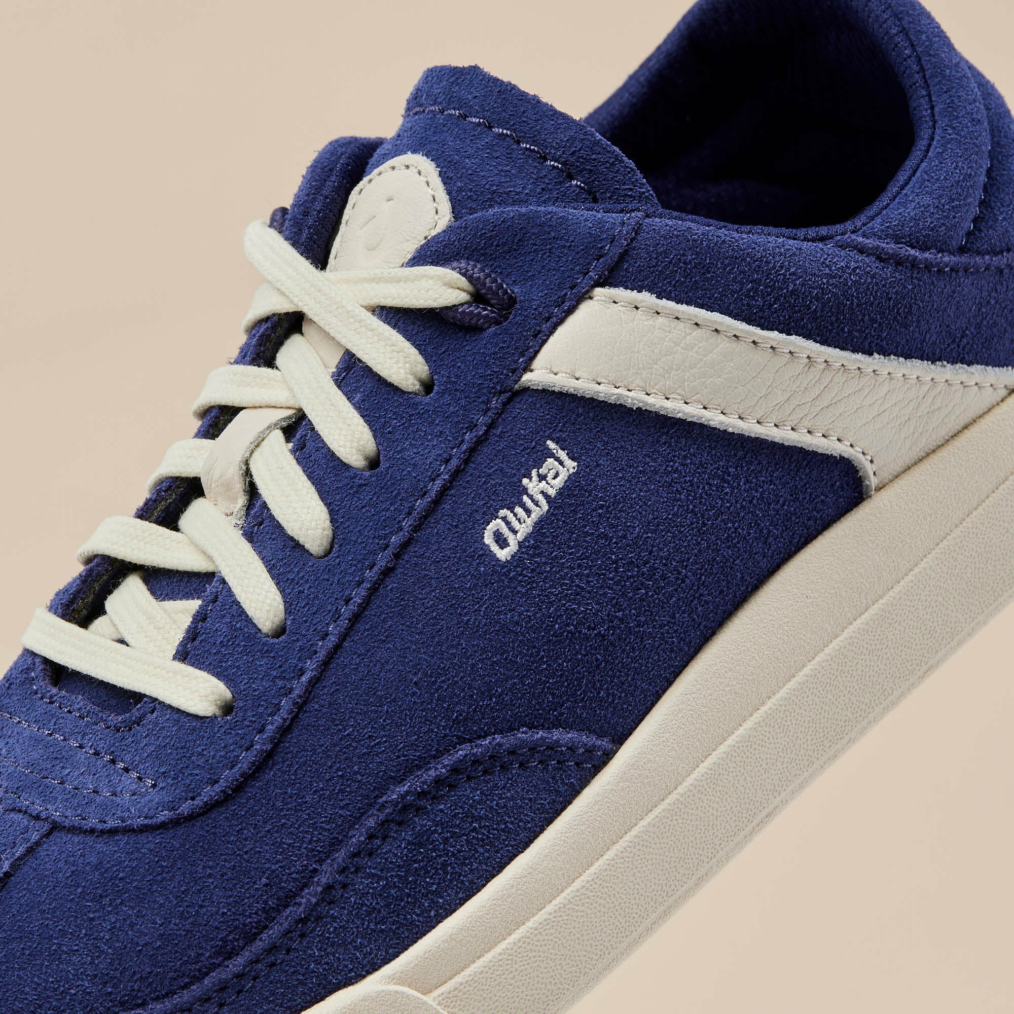 Hā‘upu Leather Sneakers - Navy / Off White
