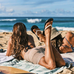 ‘Uiki Everyday Beach Sandals - Bright White / Lava Rock