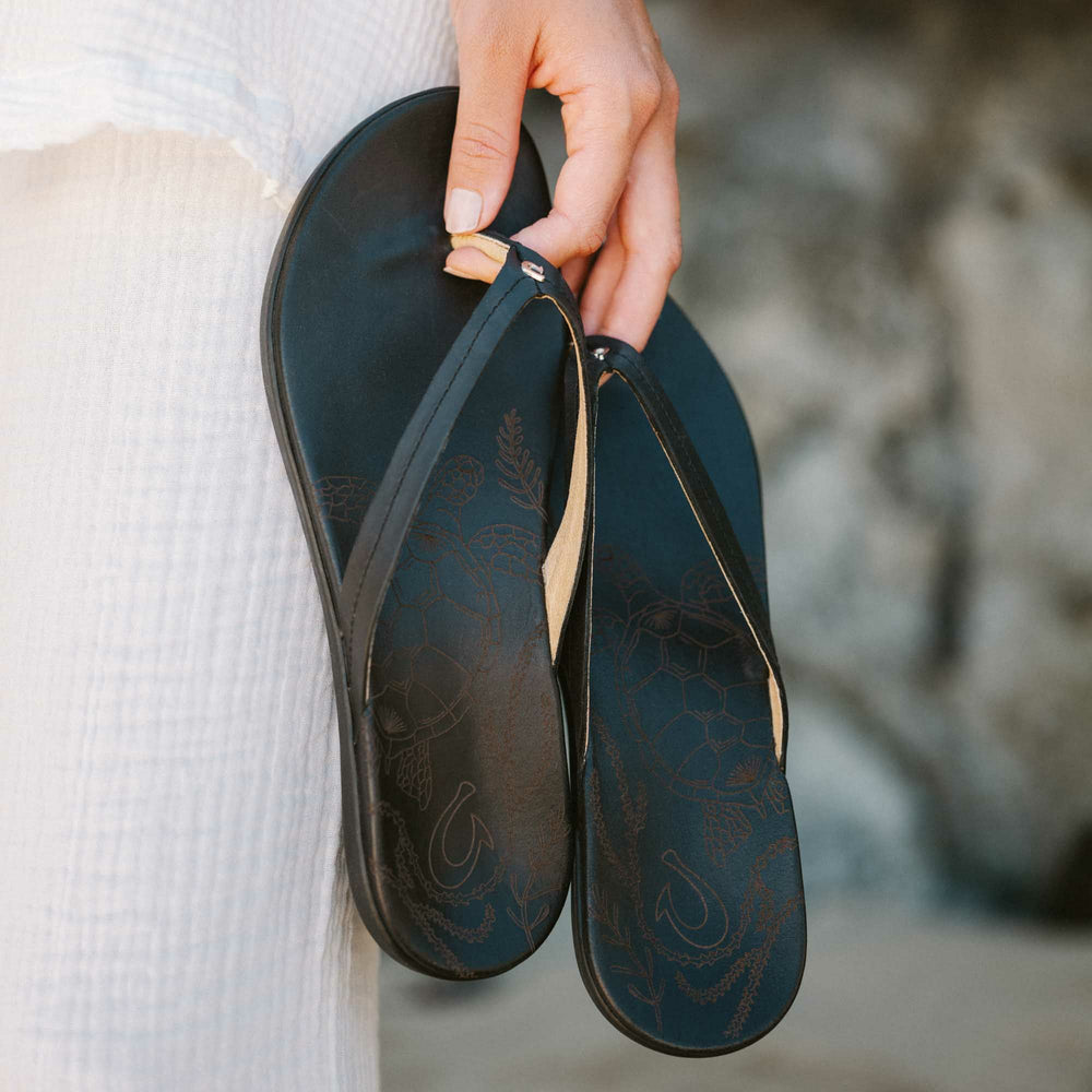 Honu Leather Beach Sandals - Black