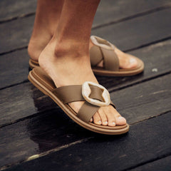 La‘i Slide Slide Beach Sandals - Tan