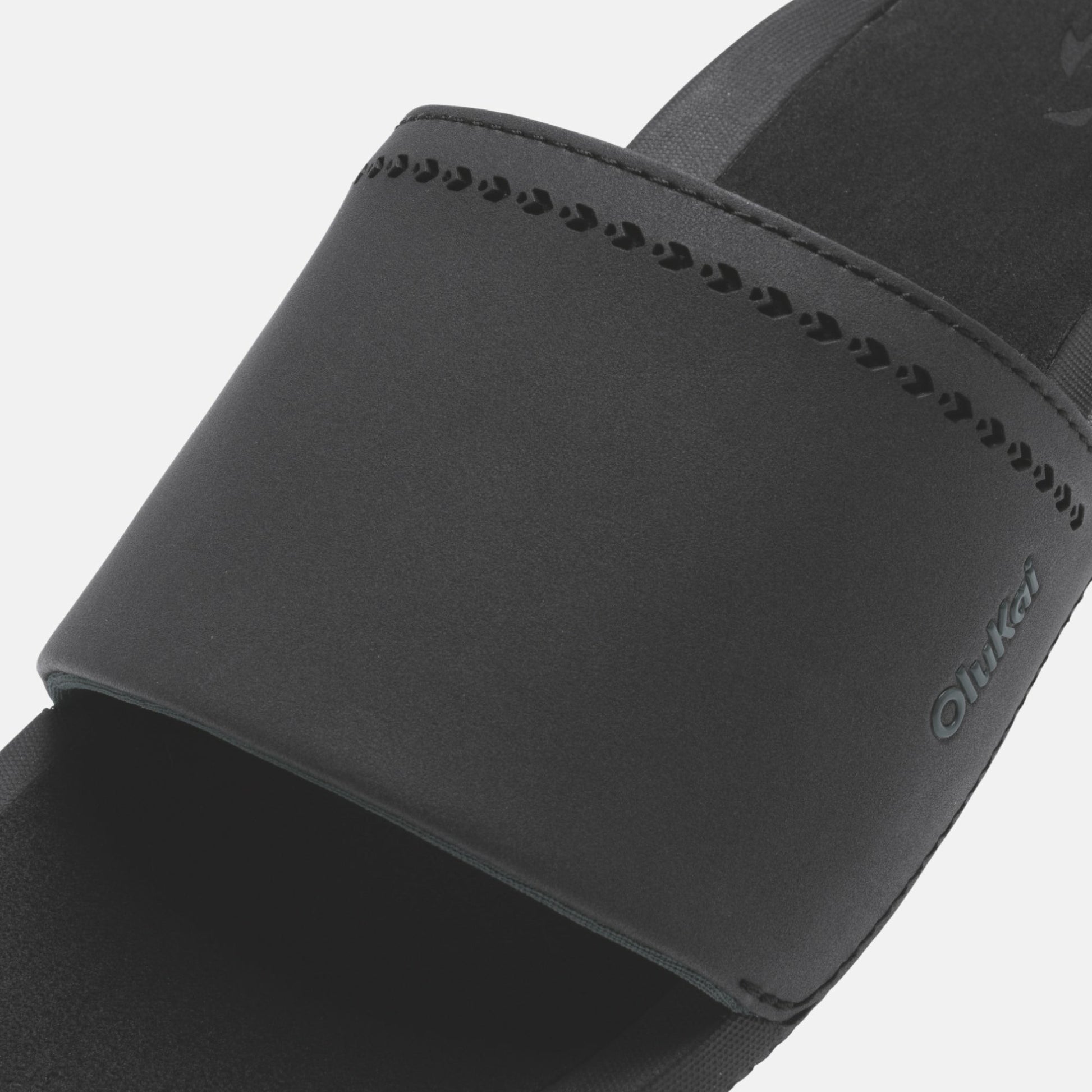 Ulele Slide - Black / Black