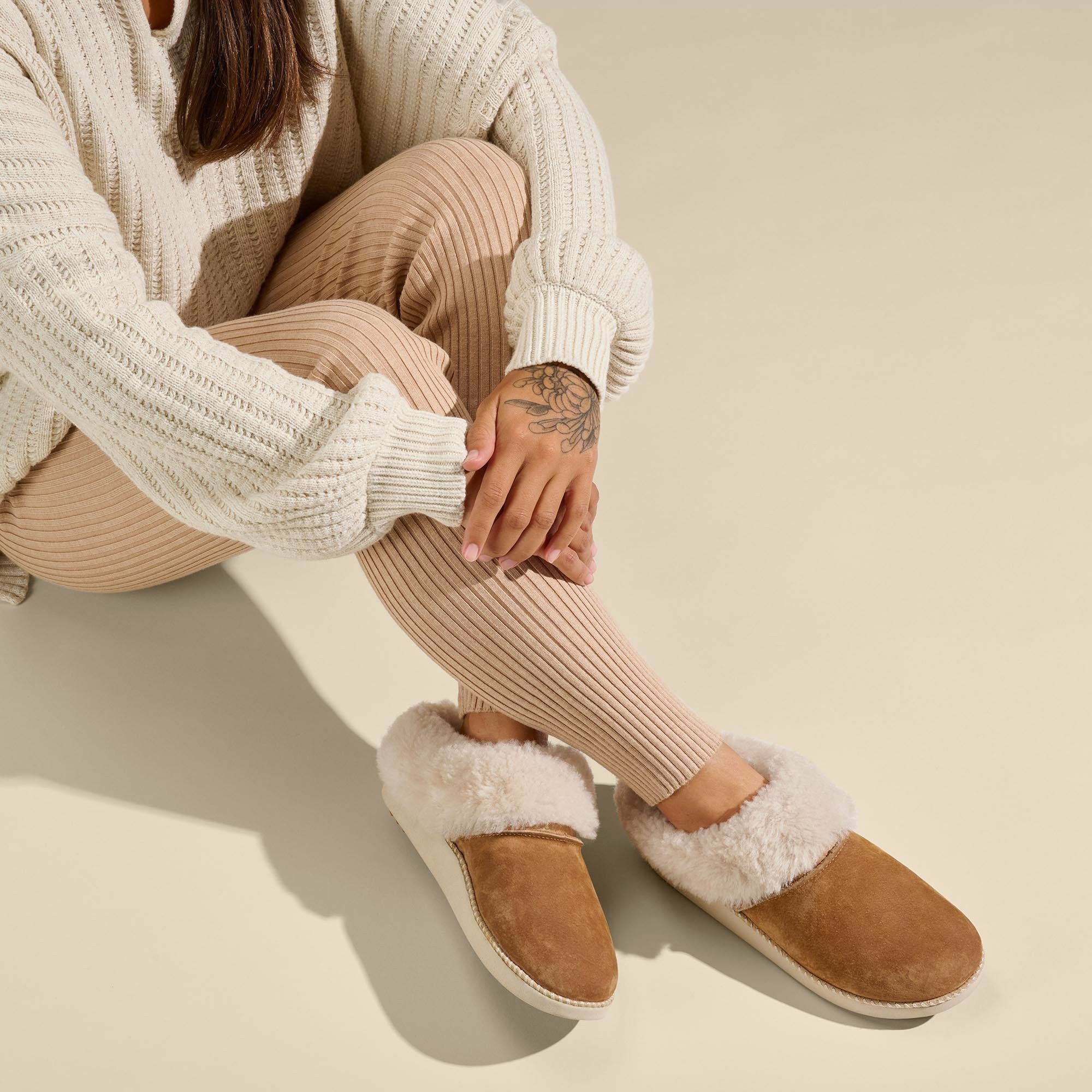 Ku‘i Women‘s Slip-On Slippers - Tan / Bone