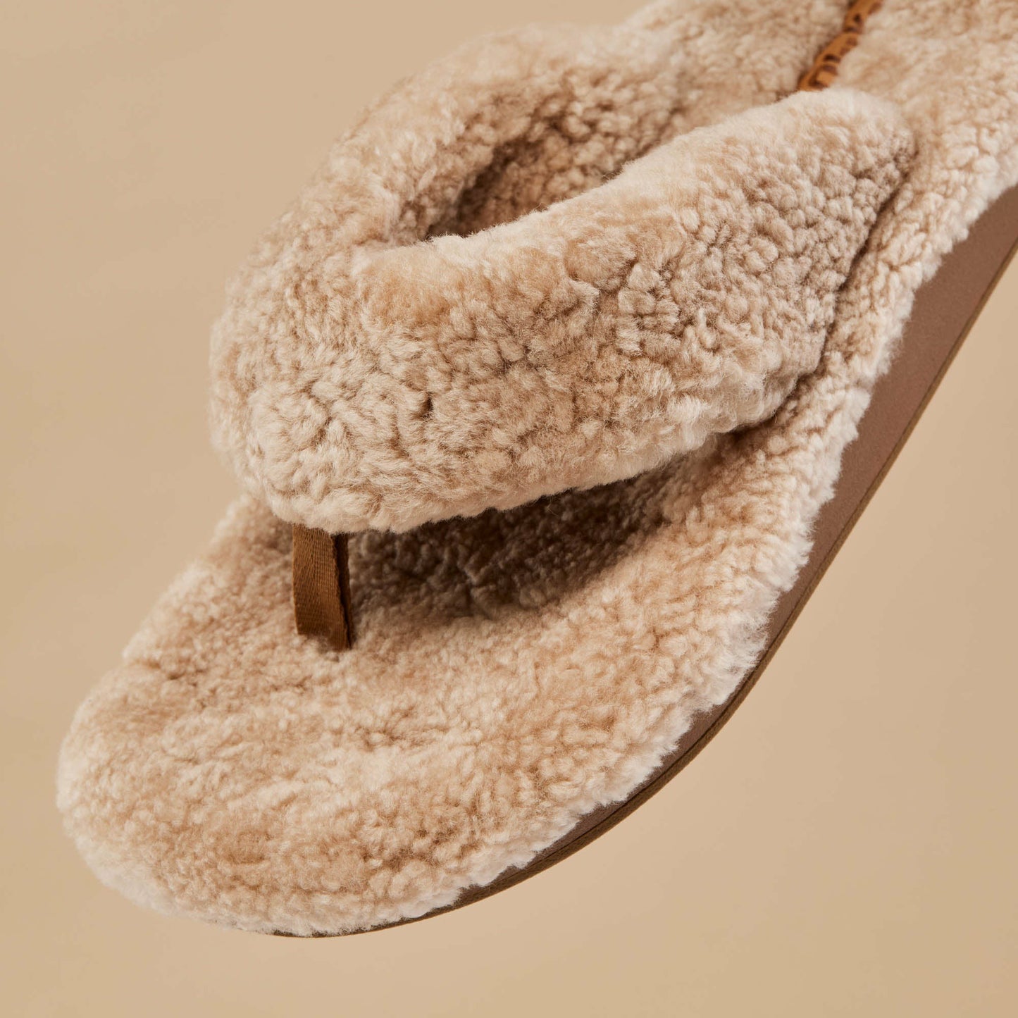 Kīpe'a Heu Women‘s Flip Flop Slippers - Tan
