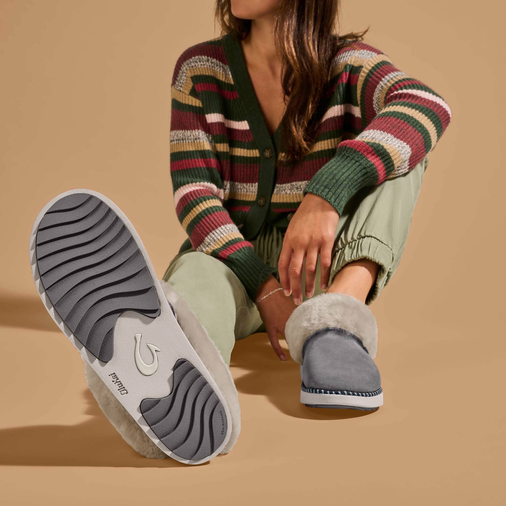 Ku‘i Fuzzy Slip-On Slippers - Fog