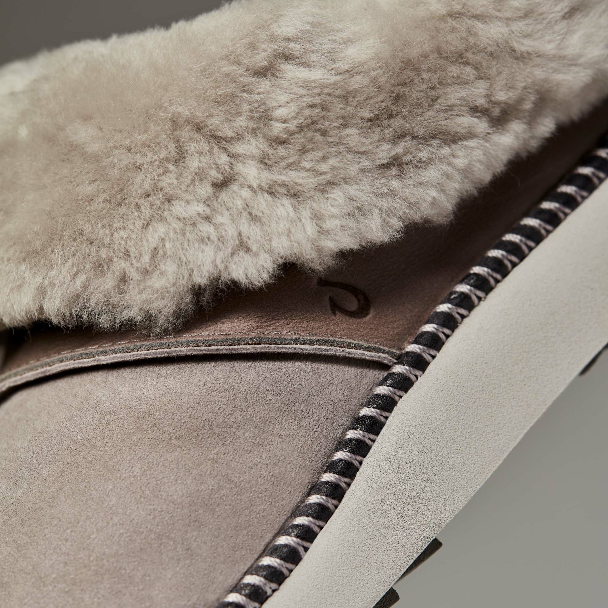 Ku‘i Fuzzy Slip-On Slippers - Fog